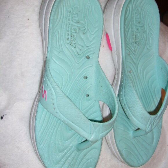 Skechers Cali Gear Flip flops size 8 - Picture 2 of 4